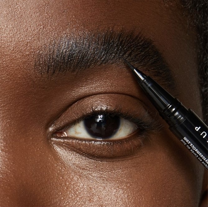 Semi-Permanent Makeup (Eyebrow & Lip Blush)